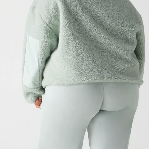 Fabletics - Picture 2 of 2